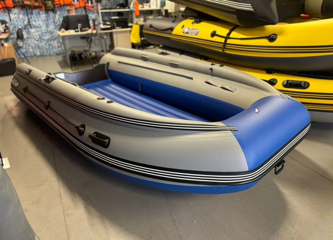 Лодка Reef 390Fi Jet